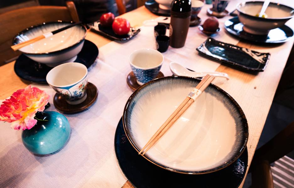 Vaisselle japonaise pour manger.